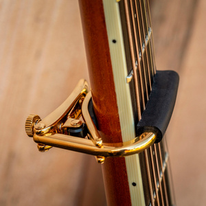 Shubb C2B Original - Kapodaster do gitary klasycznej - mosiężny