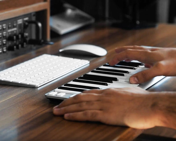 ESI xKey 25 - kontroler MIDI