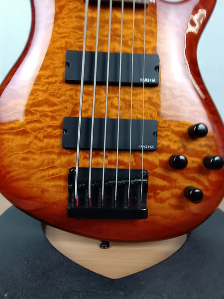 Dean Edge 6W/EMGs  - gitara basowa - Powystawowa