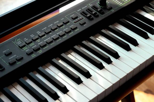 Ketron GP1 - pianino cyfrowe + podstawa z głośnikami