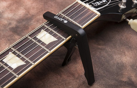 Joyo JCP-01 BK - kapodaster do gitary akustycznej / elektrycznej