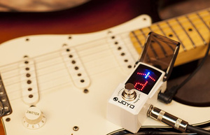 Joyo JF-326 Irontune - tuner gitarowy - Powystawowy